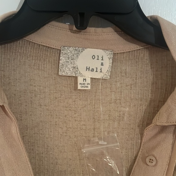 Oli & Hali Shirred button down top - Picture 3 of 6